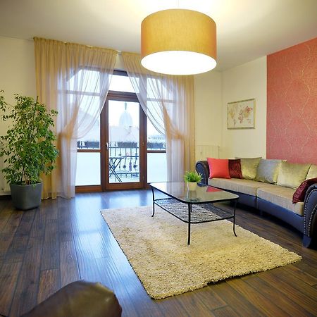Corner Apartman Еґер Екстер'єр фото