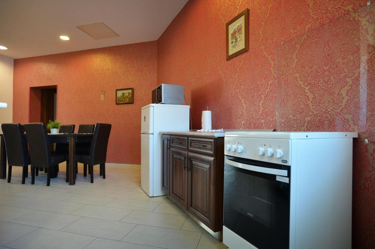 Corner Apartman Еґер Екстер'єр фото
