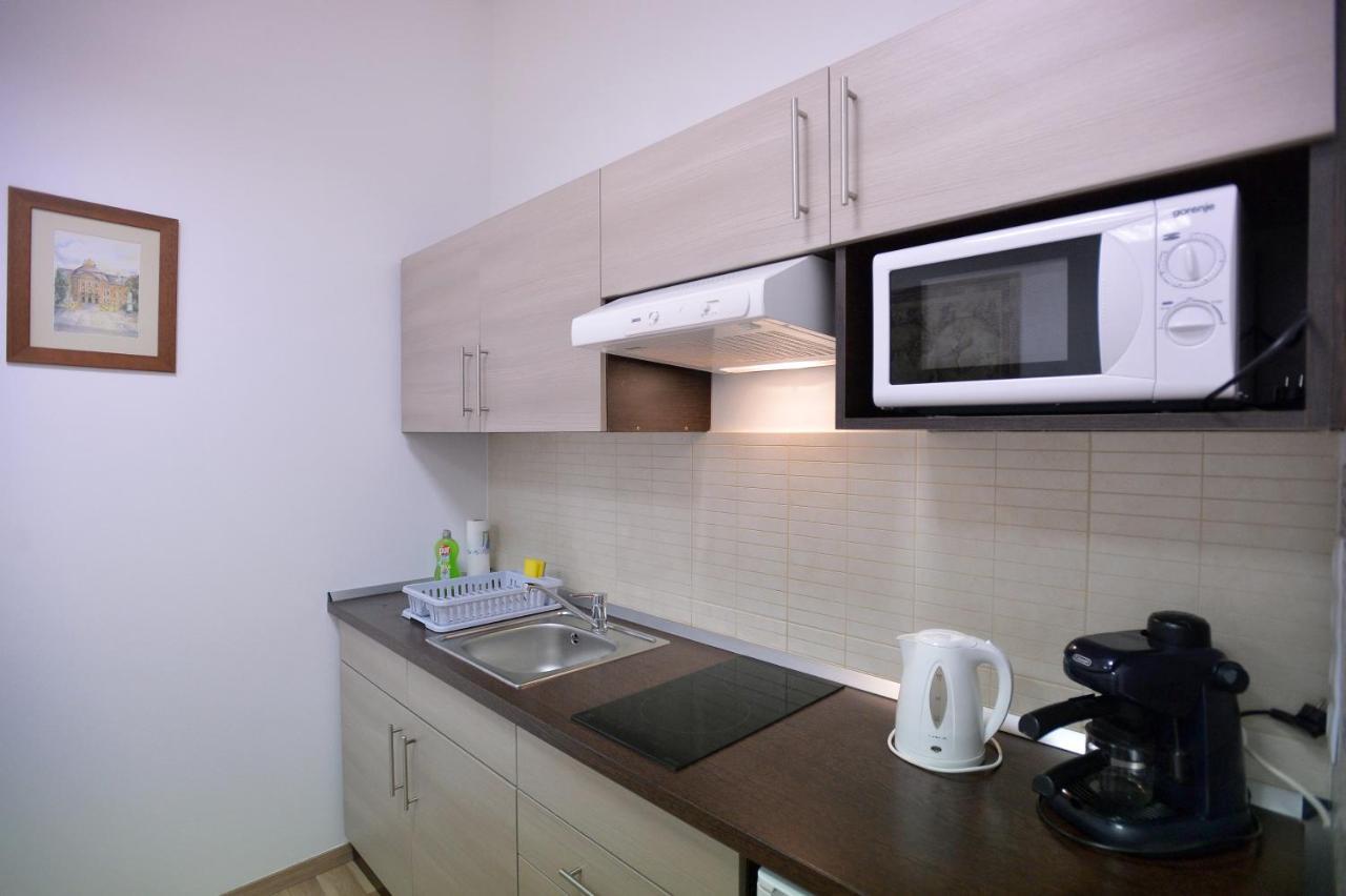 Corner Apartman Еґер Екстер'єр фото