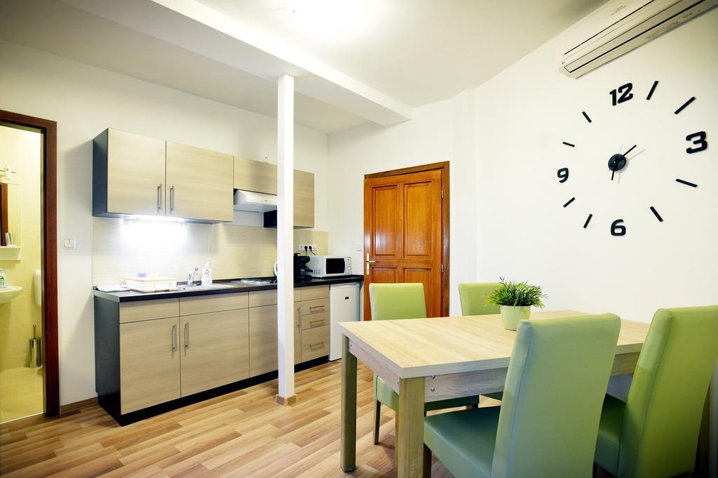 Corner Apartman Еґер Номер фото