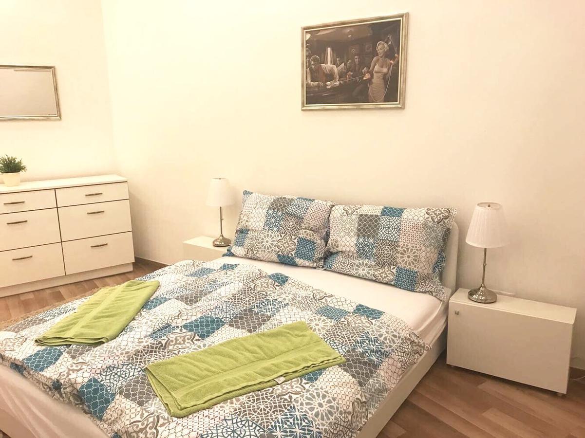 Corner Apartman Еґер Екстер'єр фото