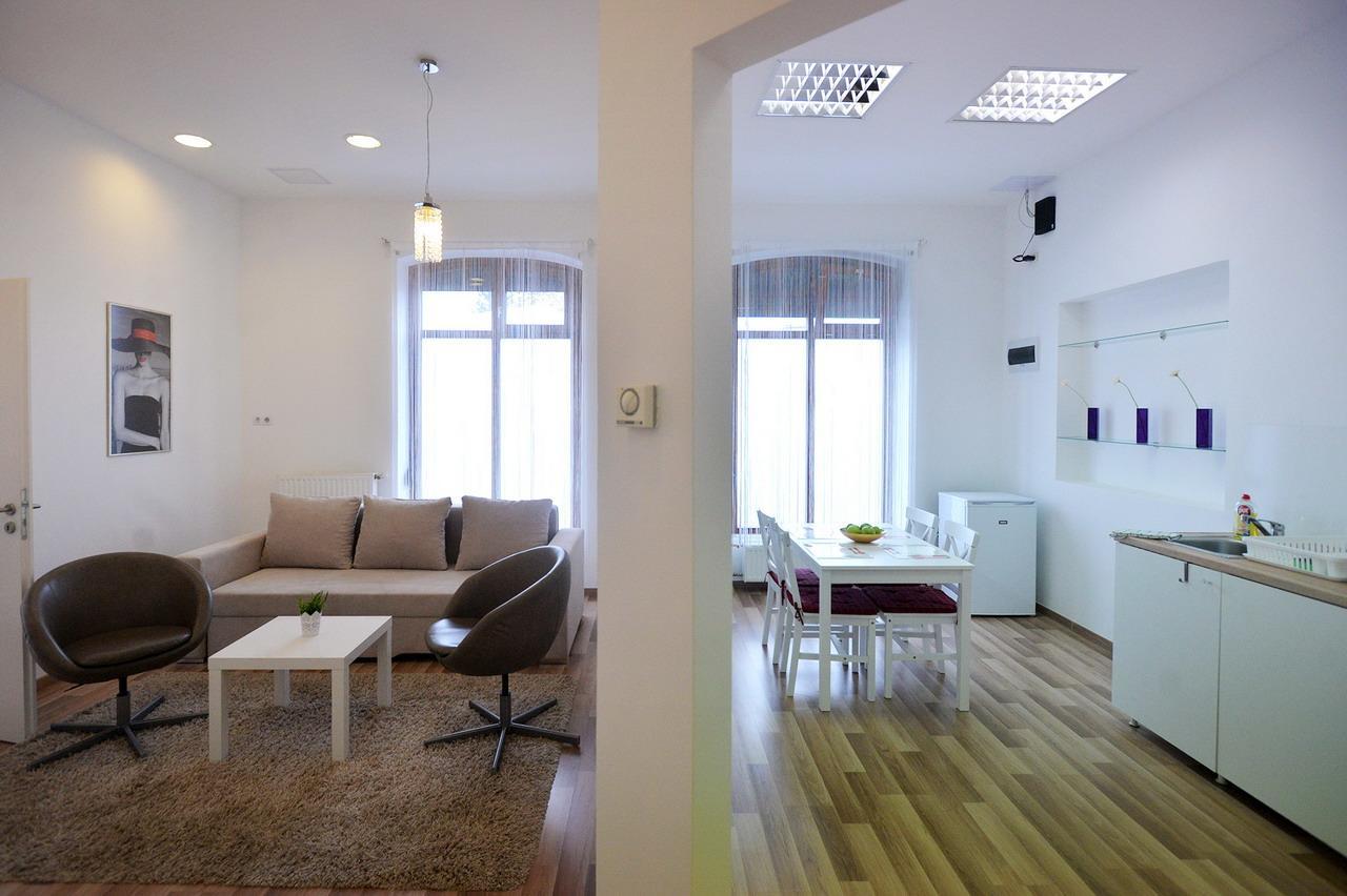 Corner Apartman Еґер Екстер'єр фото