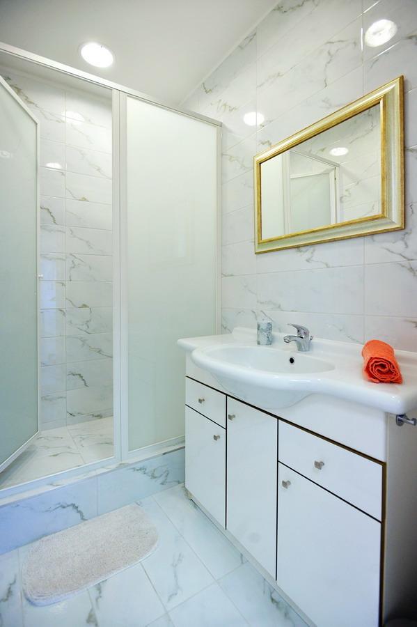Corner Apartman Еґер Екстер'єр фото